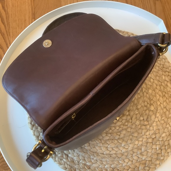 VTG Coach Equestrian Flap Bag Chocolate Brown Leather w Adjustable Buckle Straps - Picture 11 of 17